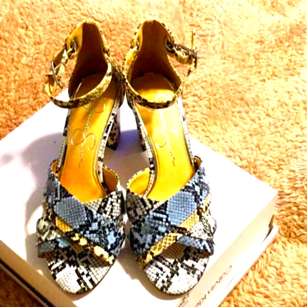 Jessica Simpson SZ 6 Snakeskin Multi